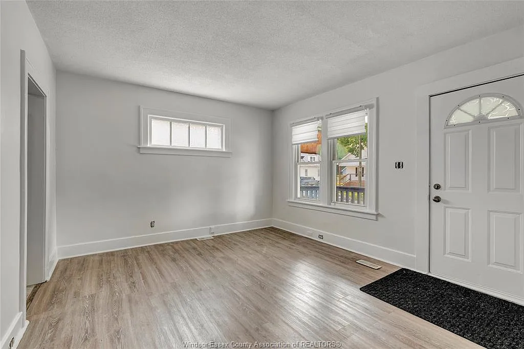 2 bed, $1,650 — Photo 2