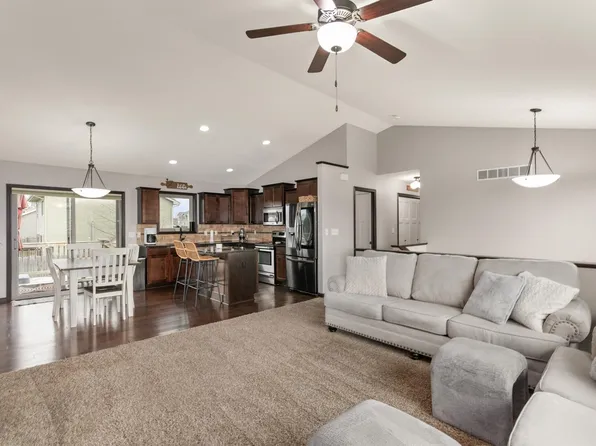 1413 Lyndale Dr, Polk City, IA 50226
