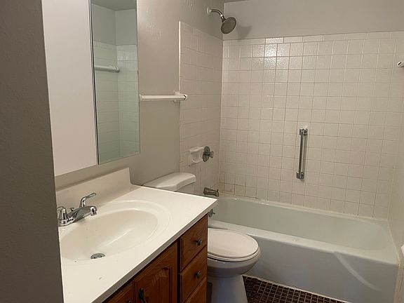 3rd image of 4244 S 51st St APT 201