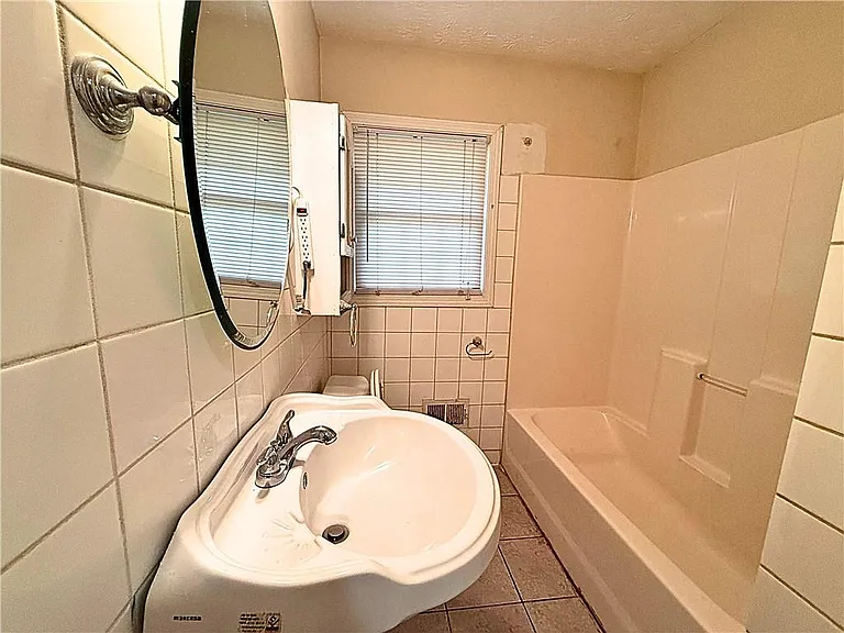 6424 Monica Dr — Photo 11