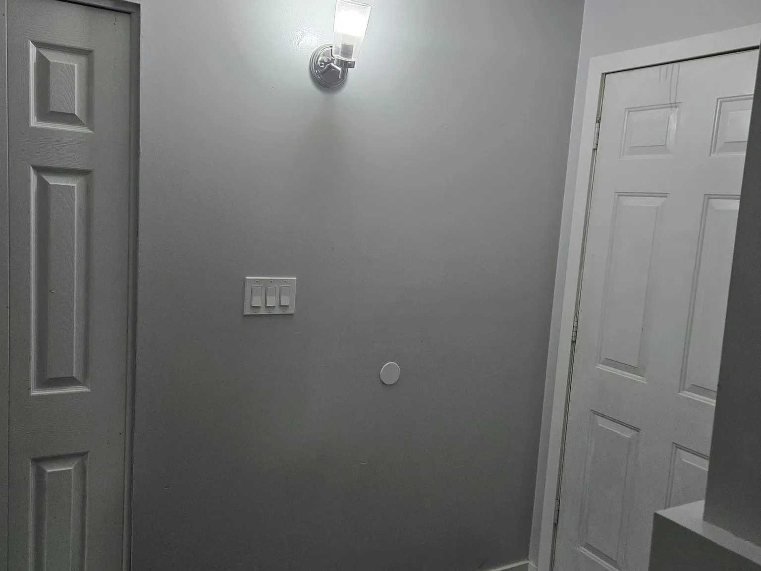 3 bed, 1.5 bath, 1299 sqft, $1,500 — Photo 2