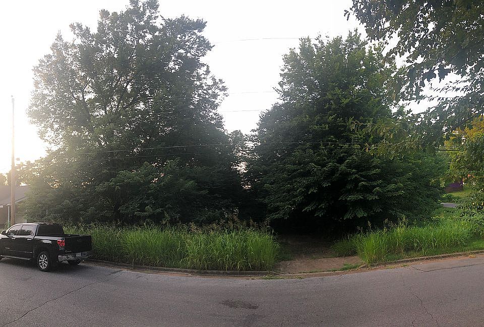 1st image of 146 W Dison Ave