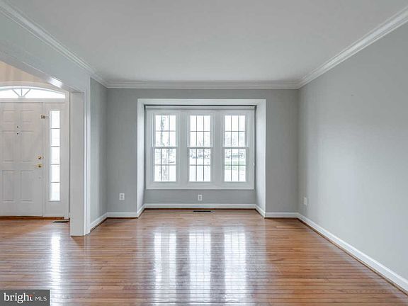 4th image of 43127 Weatherwood Dr