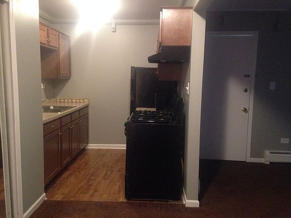 4th image of 1886 Somerset Dr