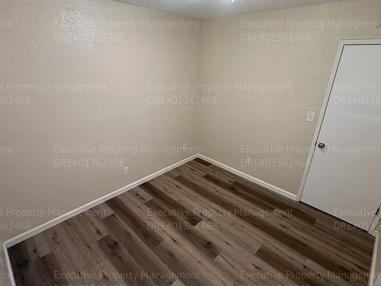 709 Deseret Way — Photo 38