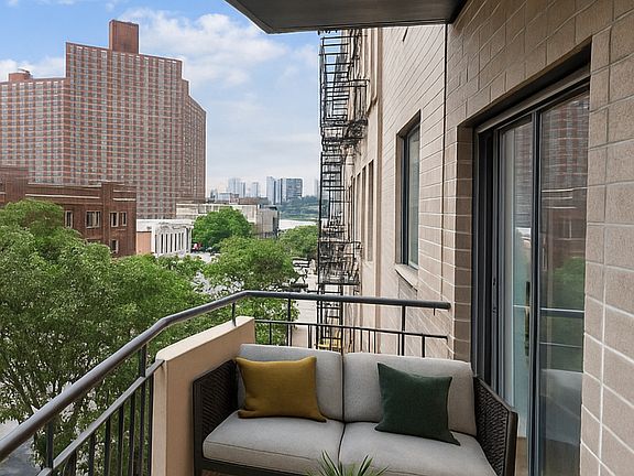 4th image of 519 W 135th St APT 3A