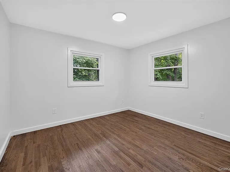 179 Roosevelt Rd — Photo 34