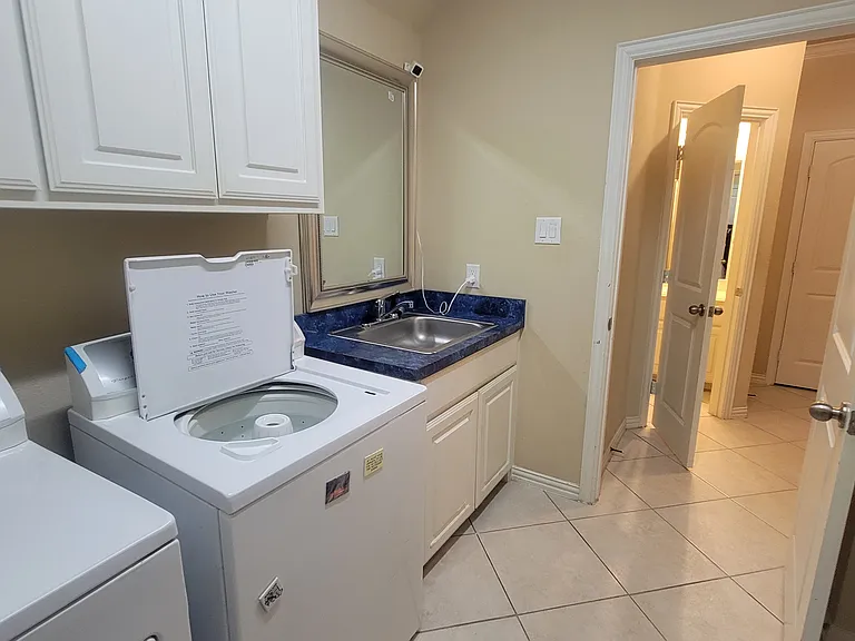 1020 Paradise Cv — Photo 19