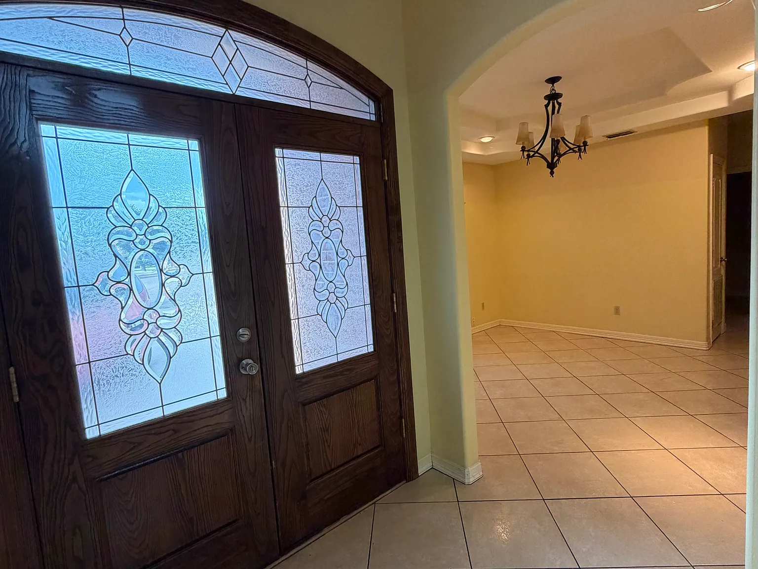 4 bed, 2.5 bath, 2052 sqft, $2,000 — Photo 4