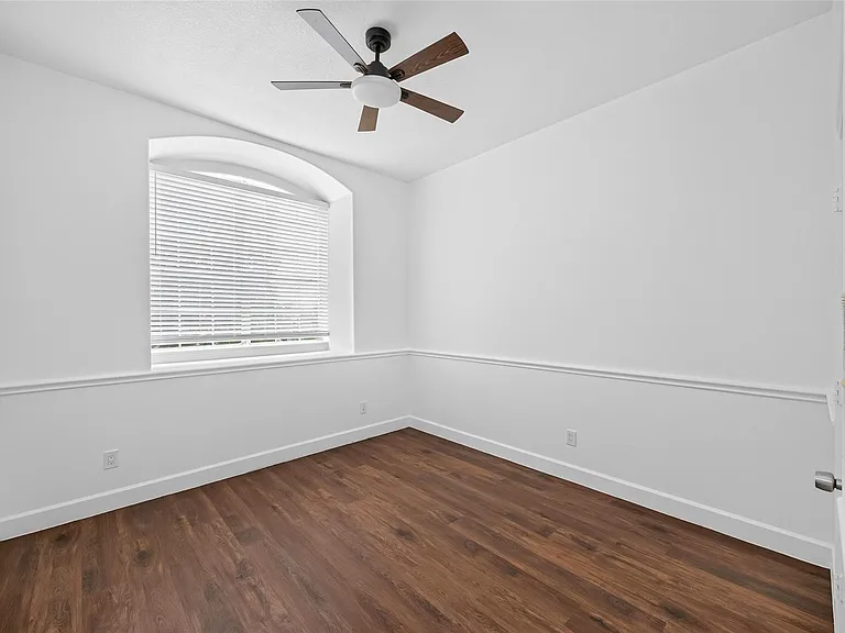20003 Fieldtree Dr — Photo 28