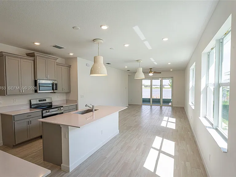 3506 Harborside Ave — Photo 7