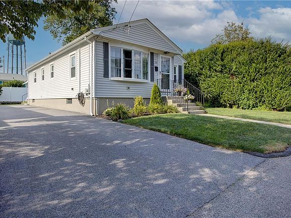3rd image of 75 Sylvia Ave