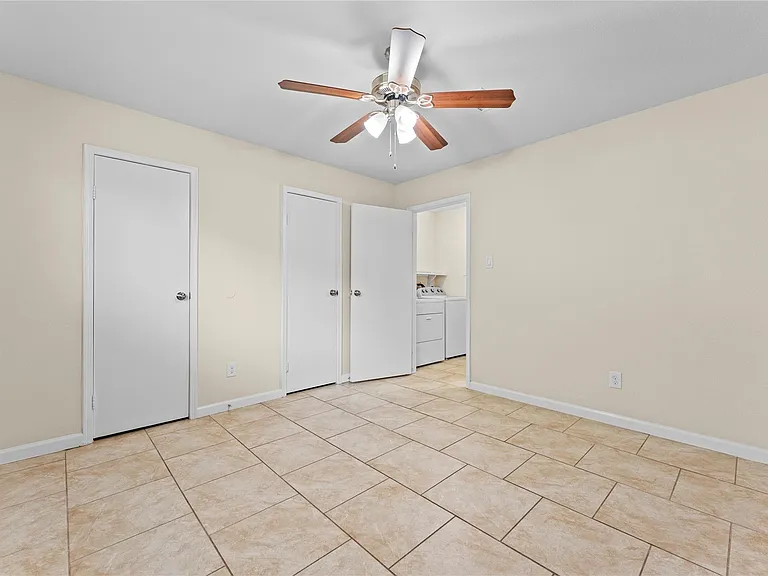 5035 Reno Dr — Photo 13
