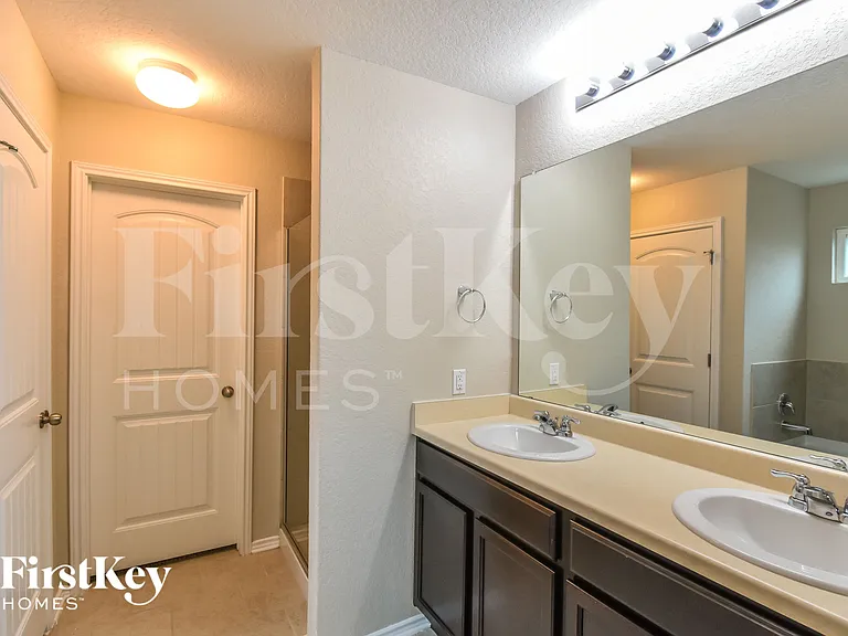 14008 Shivers Cv — Photo 9