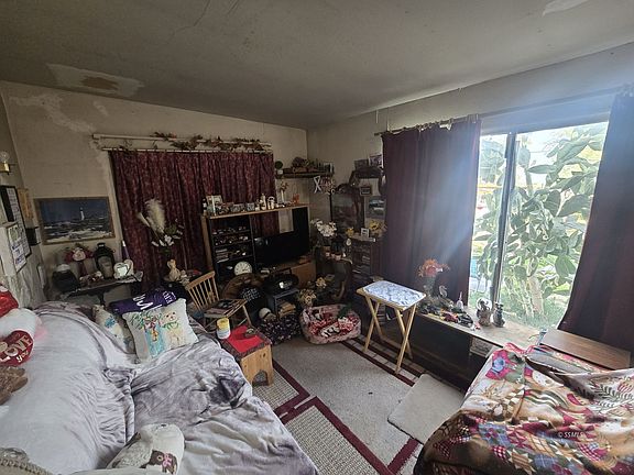 2nd image of 12232 Acacia St