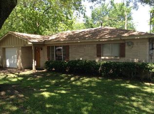 608 E Roewe St, Pilot Point, TX 76258