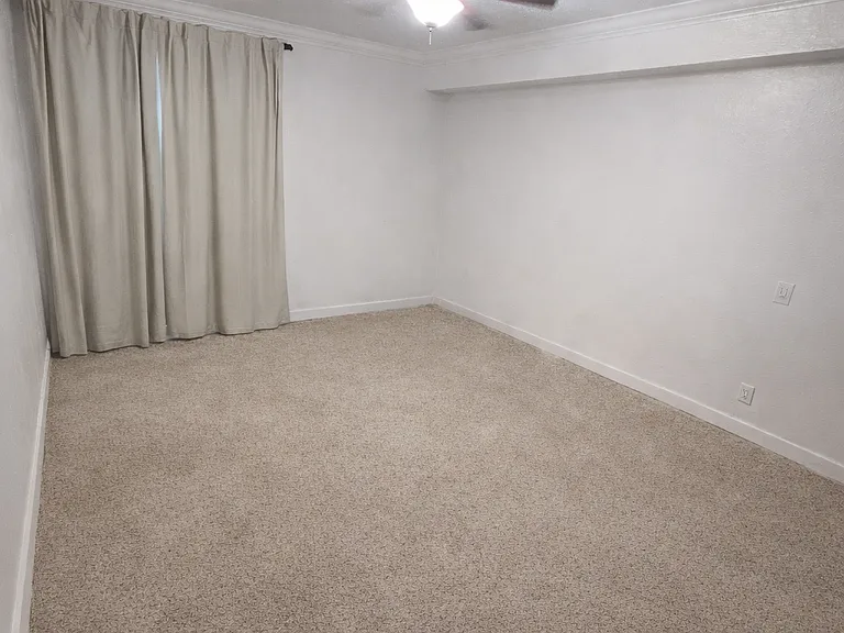 1055 Orizaba Ave #3 — Photo 5
