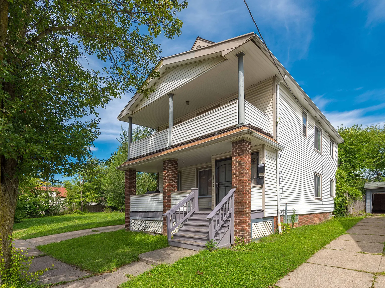 2 bed, 1943 sqft, $900 — Photo 2