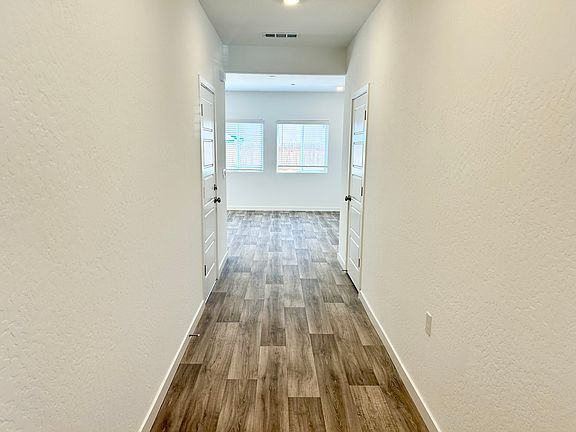2nd image of 4464 Bellaire Ave