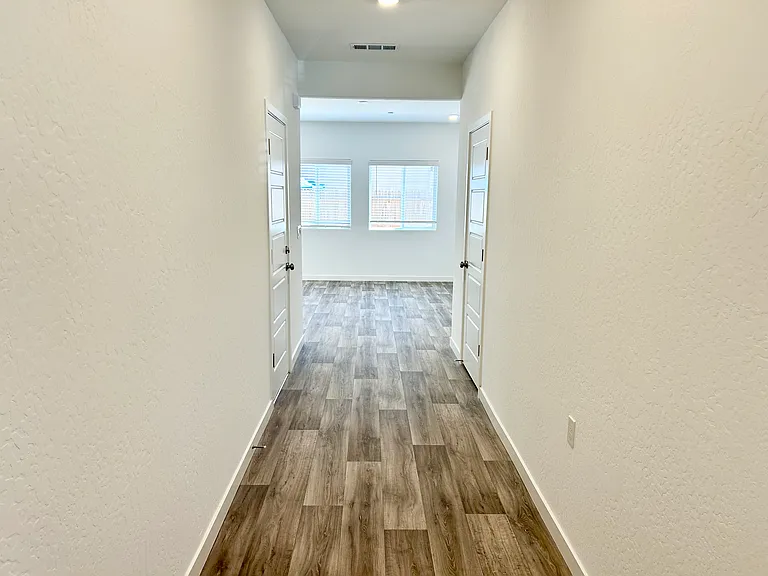 4464 Bellaire Ave — Photo 2