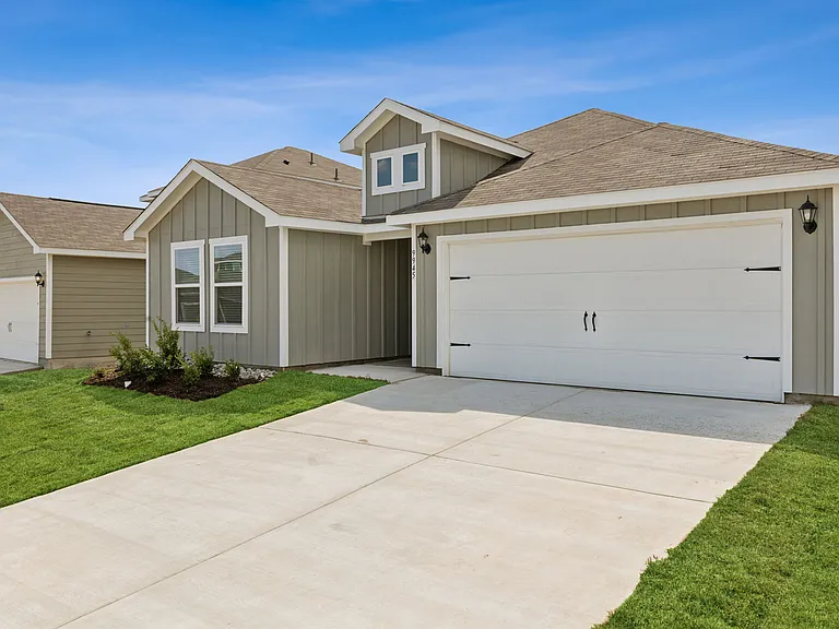 9945 Fighting Falcon Way — Photo 2