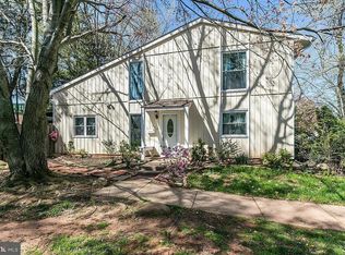 243 Willow Ter, Sterling, VA 20164