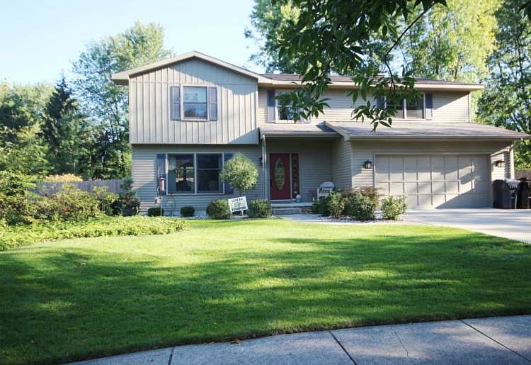 1st image of 216 Nakoma Dr