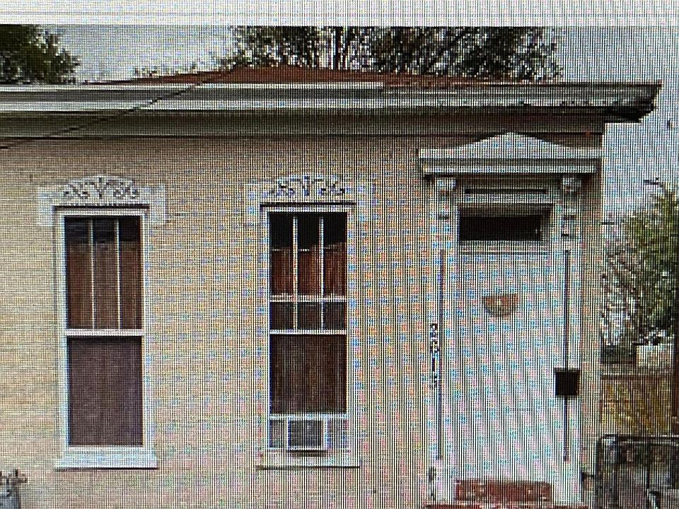 2613 Bank St, Louisville, KY 40212 Zillow