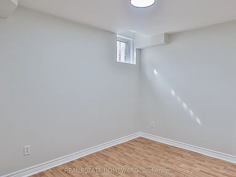 168 Wainscot Ave #LOWER — Photo 11