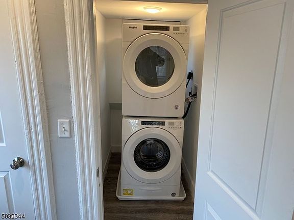 5th image of 203 Irvington Ave #3