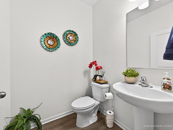 4th image of 1571 Middleton Rd