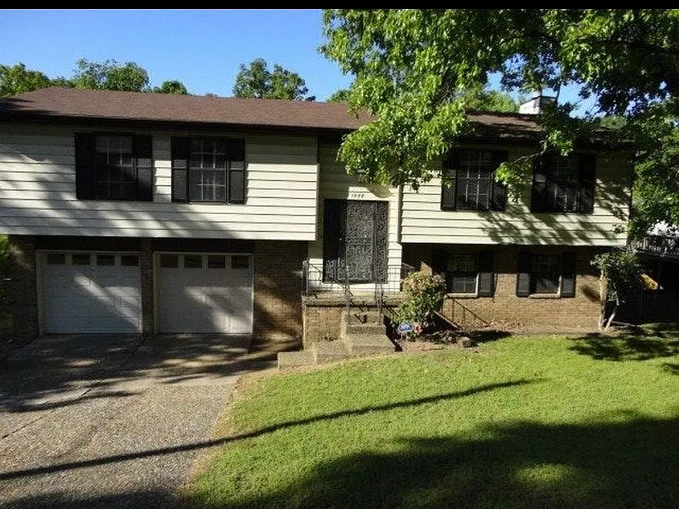 1920 War Eagle Dr
