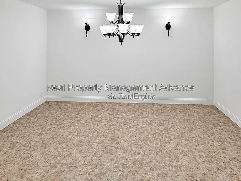 235 Burnett Dr — Photo 10