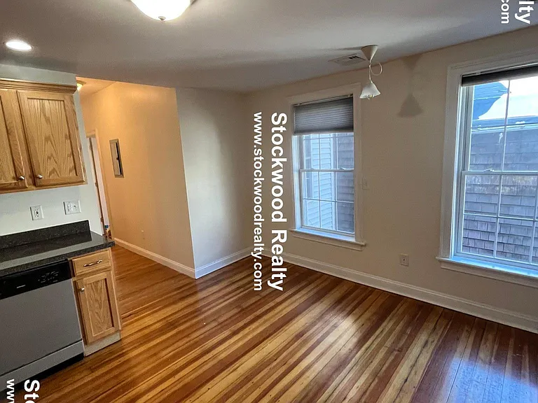 16-2 Gates St — Photo 4