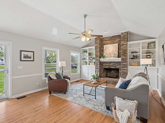 5th image of 621 Greystone Dr