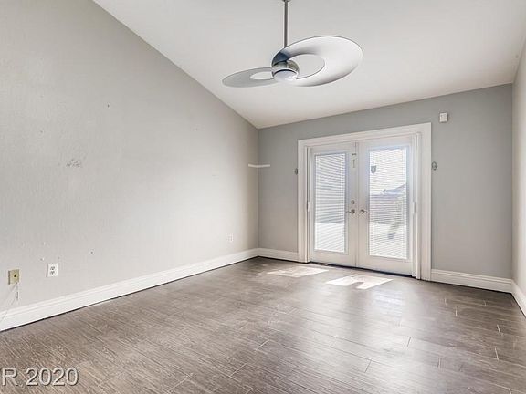 5th image of 2460 Desert Sands Dr