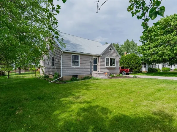 114 E State Route 116 St, Benson, IL 61516