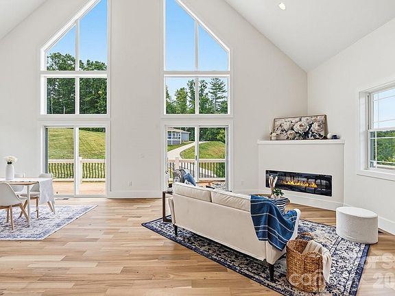 3rd image of 49 Grace Ct