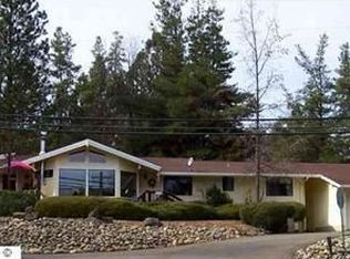 19820 Pleasantview Dr, Groveland, CA 95321