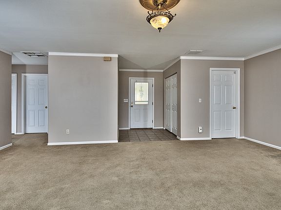 5th image of 652 Marshall St