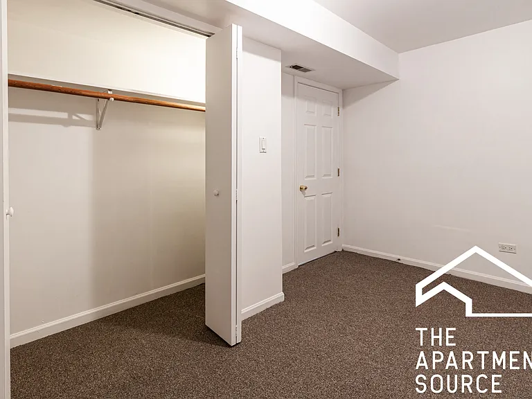 1110 W Wolfram St #B1 — Photo 5