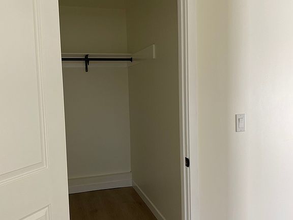 3rd image of 14105 Calvert St Unit 1/2