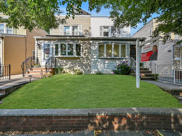 3241 204th St, Bayside, NY 11361