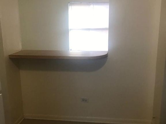 4th image of 4244 S Michigan Ave APT 3N