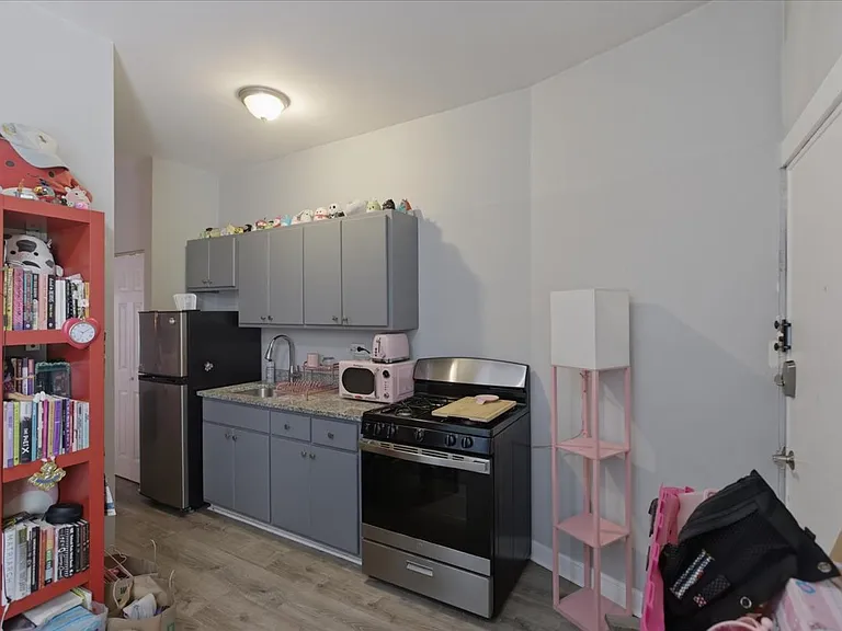 5018 S Blackstone Ave #202 — Photo 2
