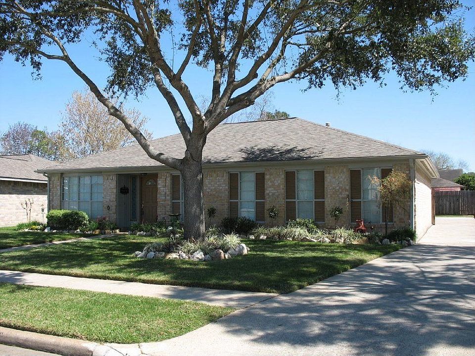 For Sale: 706 Briar Creek, La Porte, TX 77571