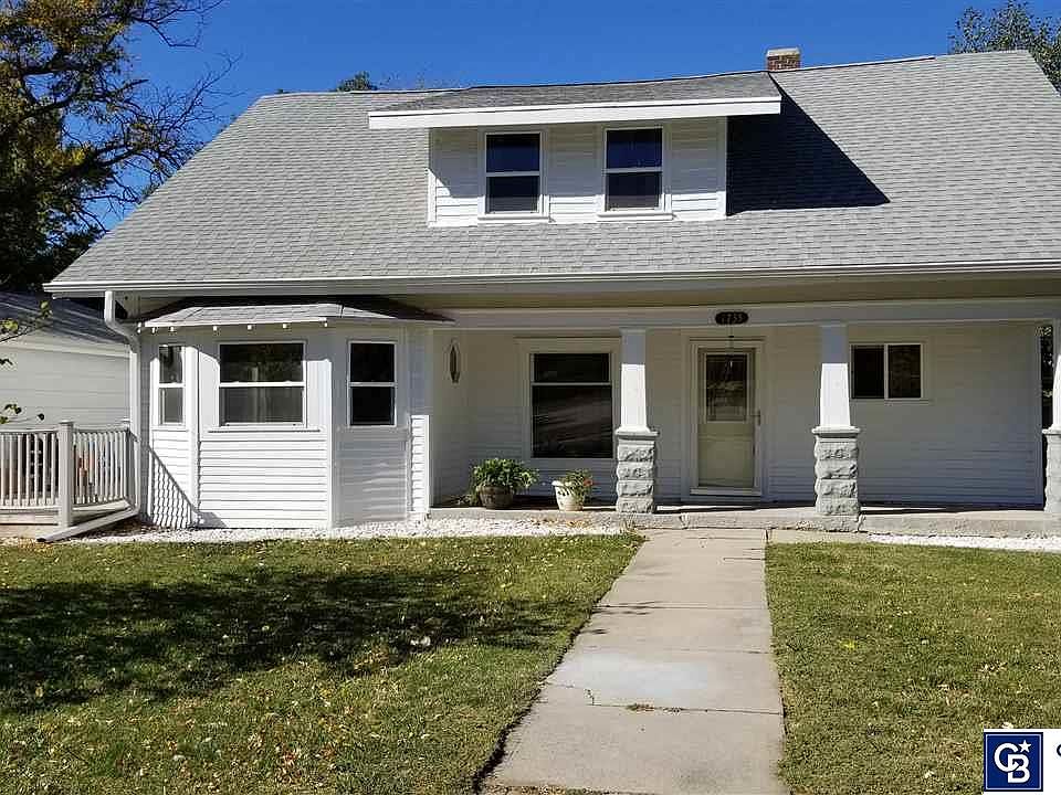 1st image of 1735 N York Ave