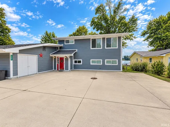 14391 Lawrence Lake Dr, Plymouth, IN 46563
