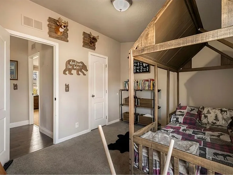918 Deer Creek Ln — Photo 13