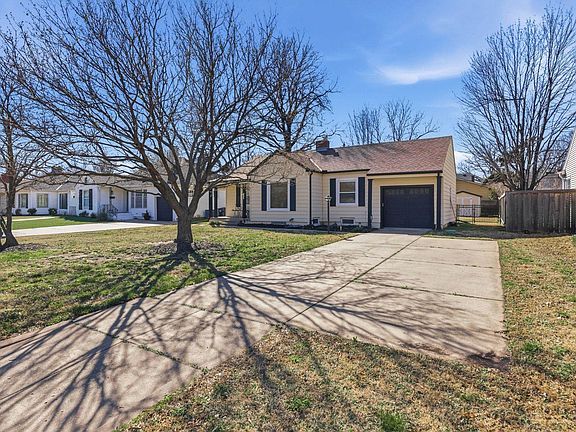 2nd image of 333 N Ridgewood Dr